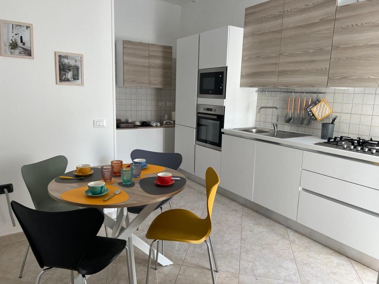 Fd Apartments - Zoe Prestigioso Appartamento Vicino Alla Stazione E Al Centro Monopoli Quarto foto