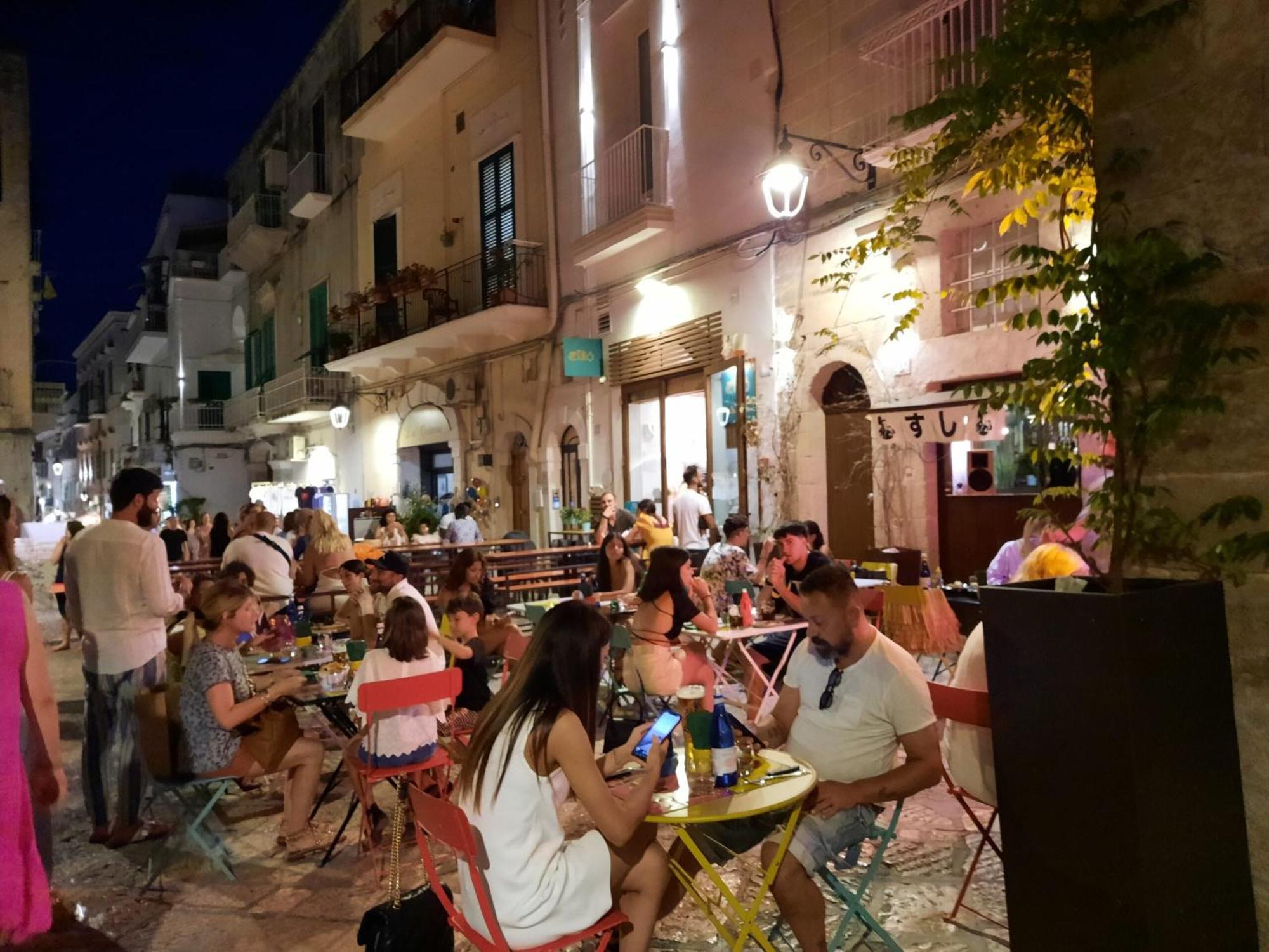 Fd Apartments - Zoe Prestigioso Appartamento Vicino Alla Stazione E Al Centro Monopoli Exterior foto